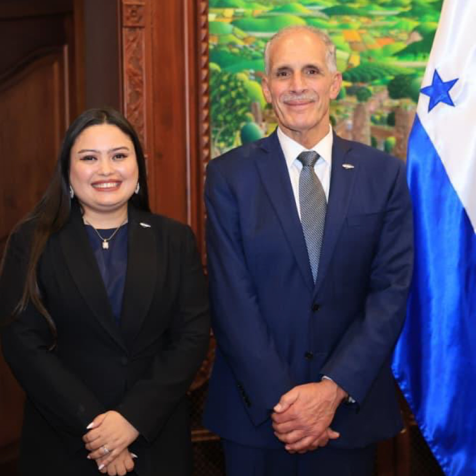 NADIA GALLEGOS